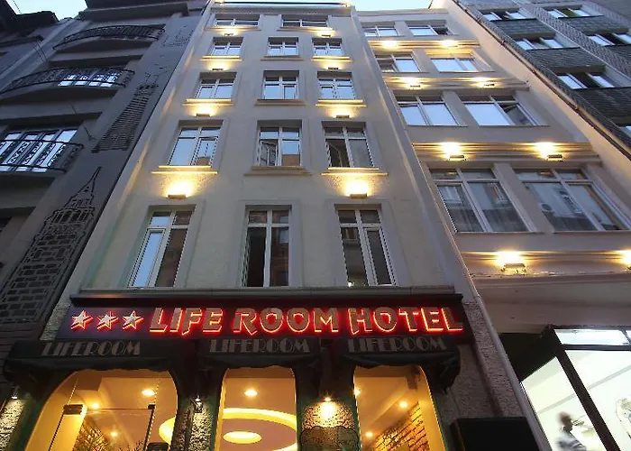 Life Hotel 3*